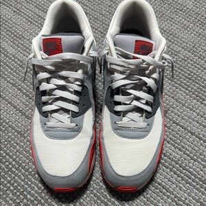 Nike Men's Gray and Red Air Max